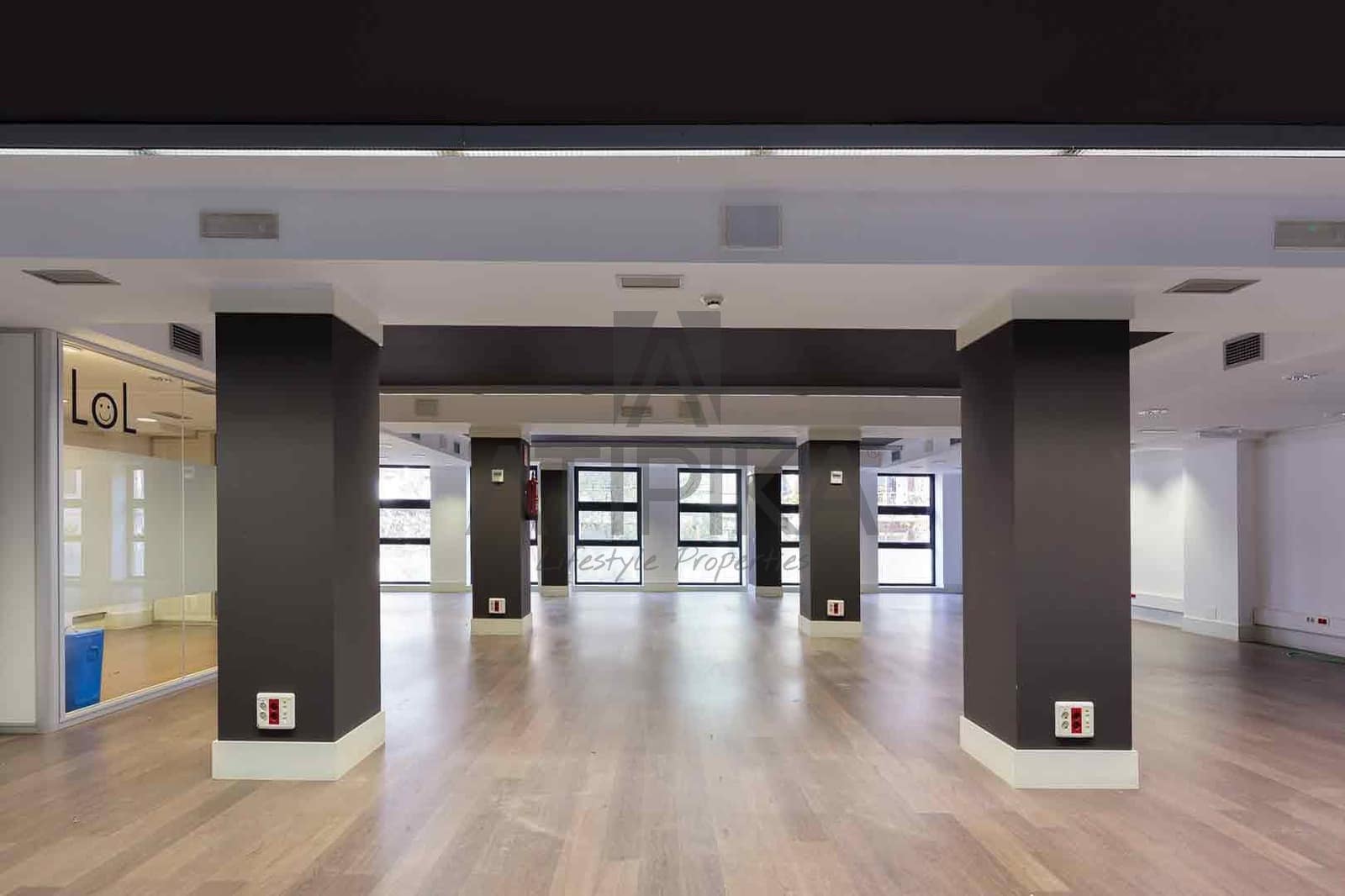 Oficina de 3 habitaciones en Barcelona ciudad en alquiler - 7.158 € (Ref: 9548731)