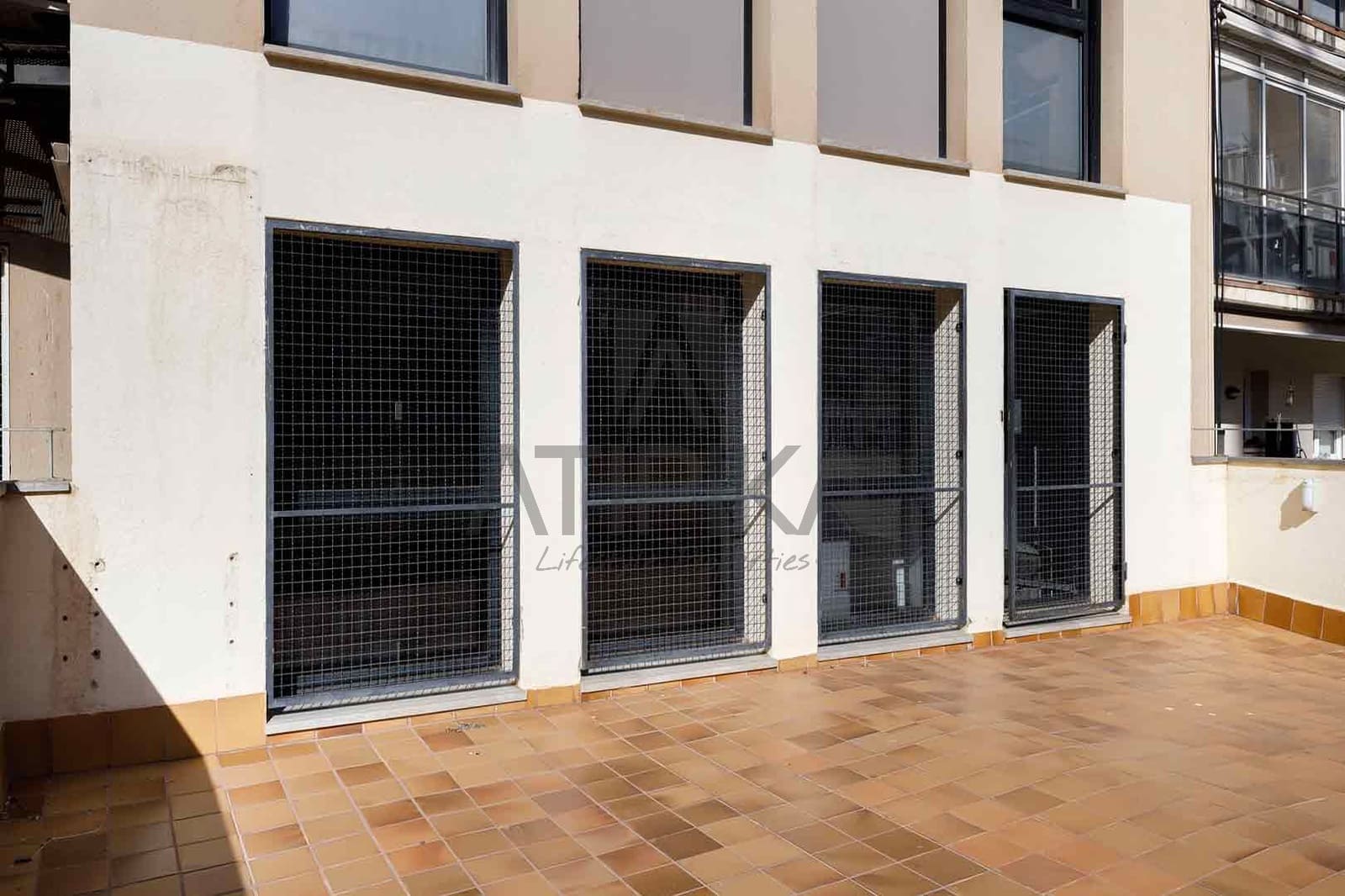 Oficina de 3 habitaciones en Barcelona ciudad en alquiler - 7.158 € (Ref: 9548731)