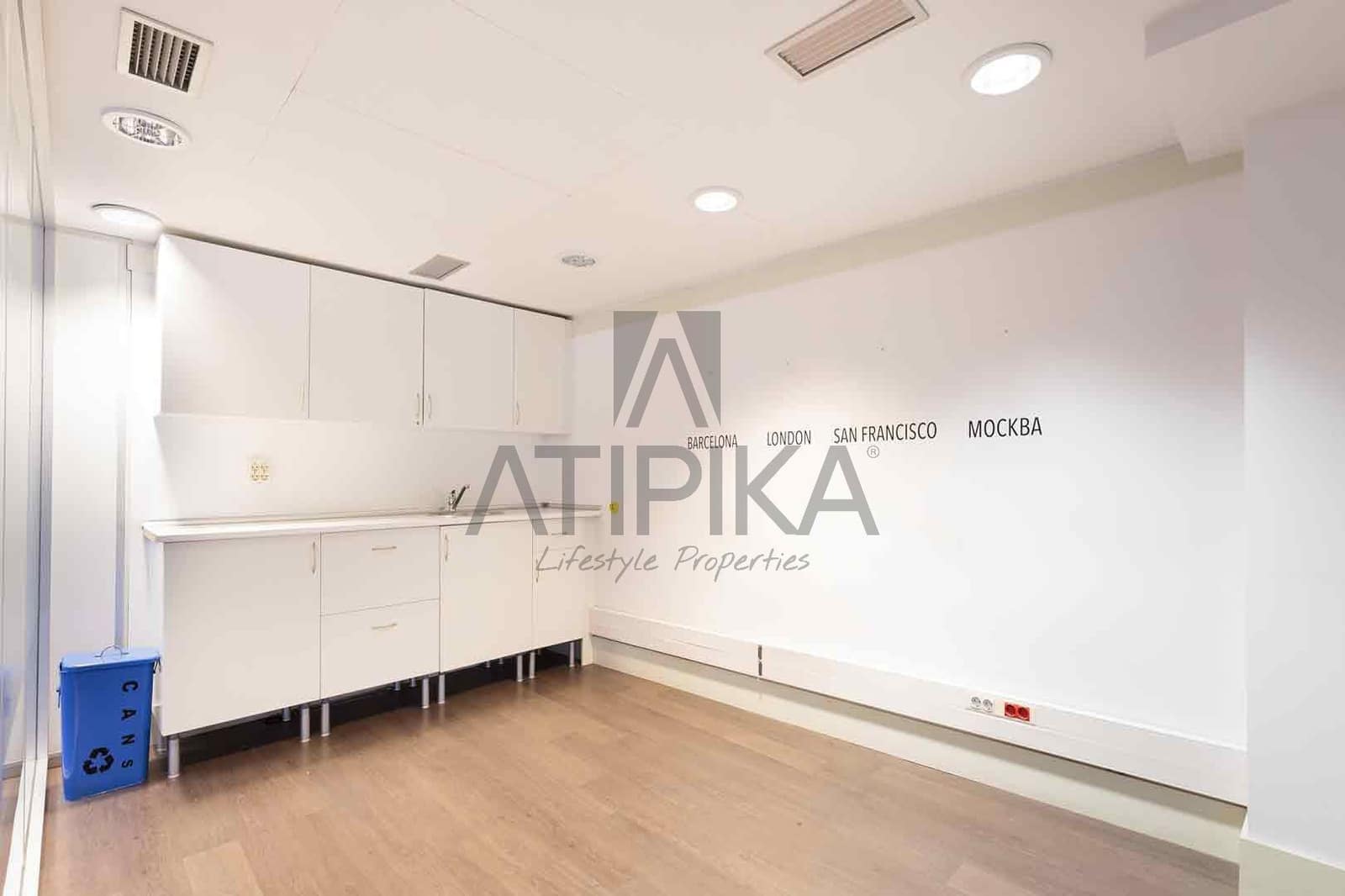 Oficina de 3 habitaciones en Barcelona ciudad en alquiler - 7.158 € (Ref: 9548731)