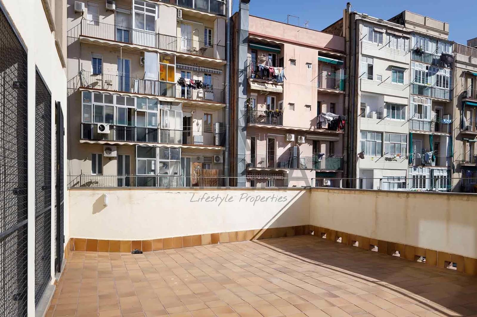 Oficina de 3 habitaciones en Barcelona ciudad en alquiler - 7.158 € (Ref: 9548731)