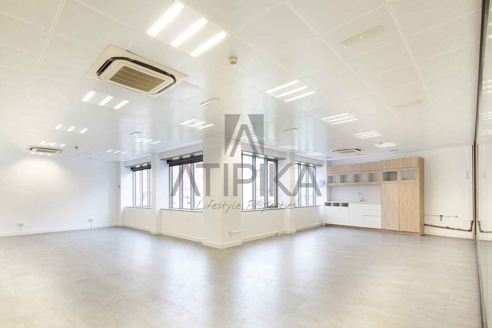 2 soverom Kontor til leie i Barcelona by - € 15 818 (Ref: 9548732)