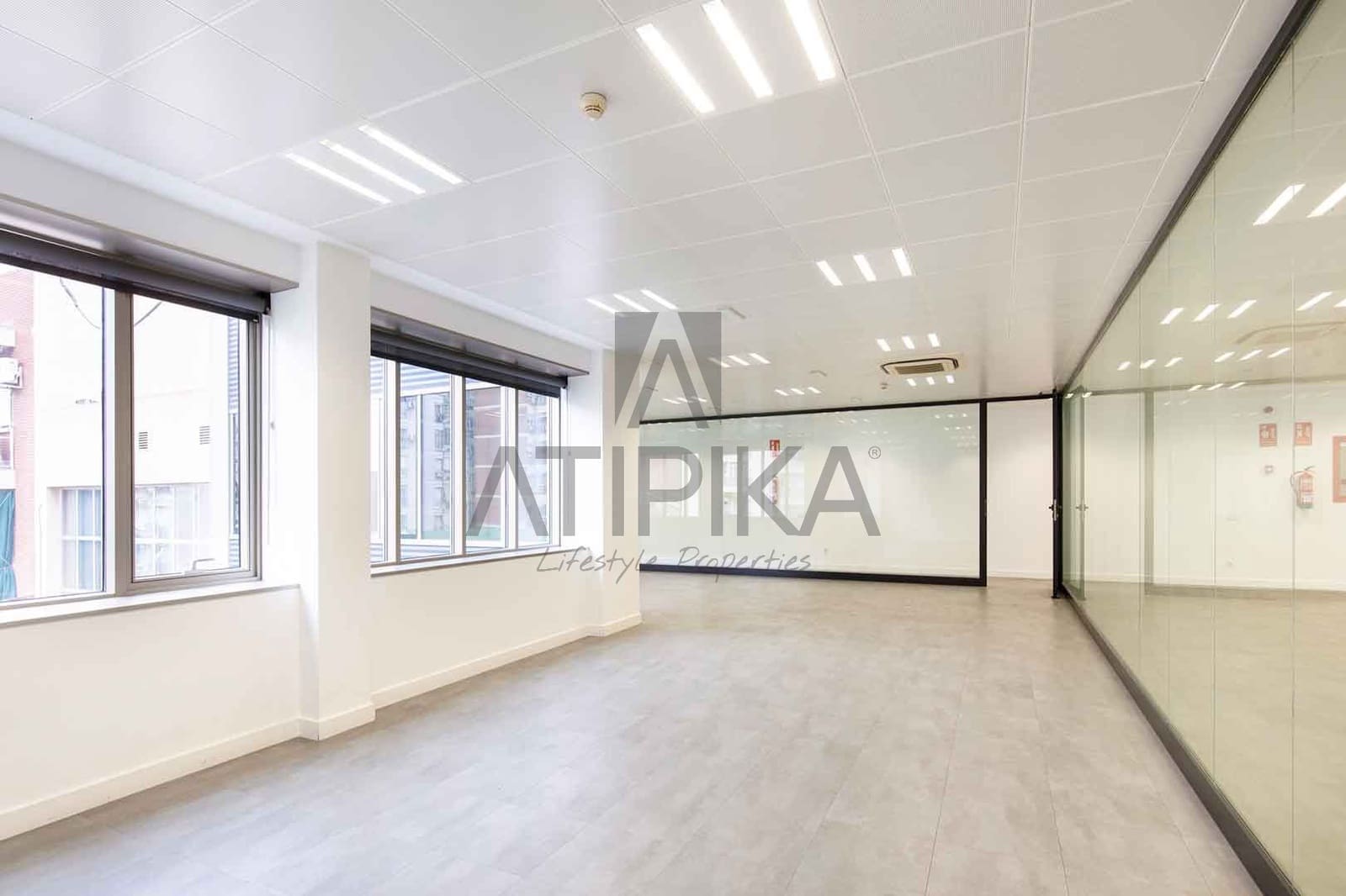 2 soverom Kontor til leie i Barcelona by - € 15 818 (Ref: 9548732)