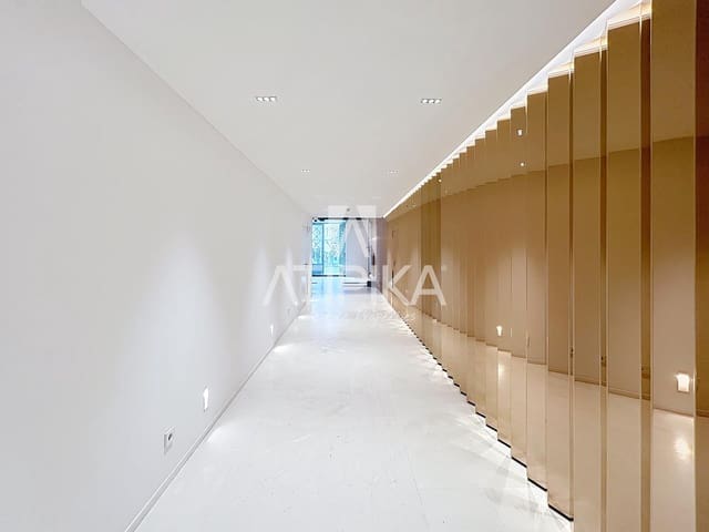 1 soveværelse Kontor til leje i Barcelona by med garage - € 7.896 (Ref: 9548734)