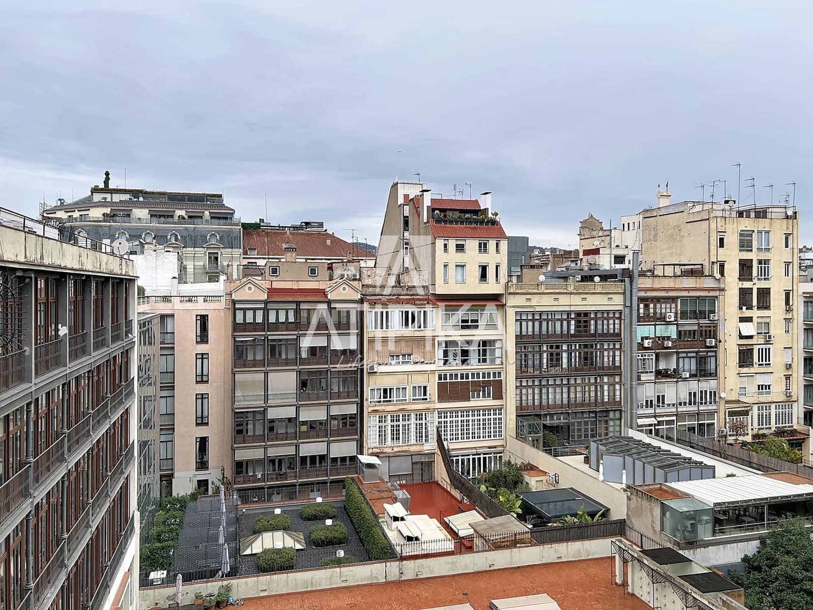 1 bedroom Office for rent in Barcelona city with garage - € 7,896 (Ref: 9548734)