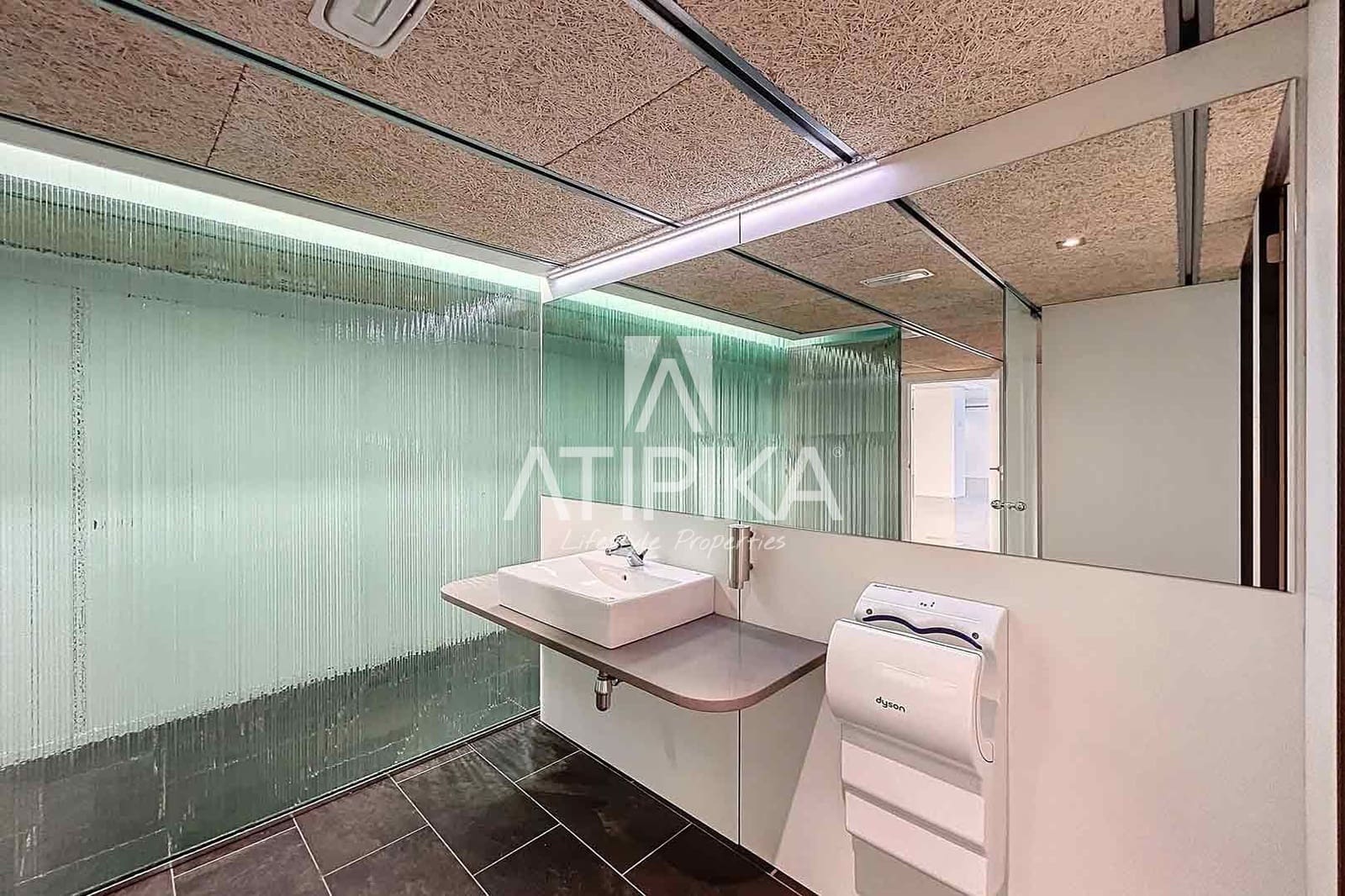 Kontor til leie i Barcelona by - € 13 500 (Ref: 9548736)