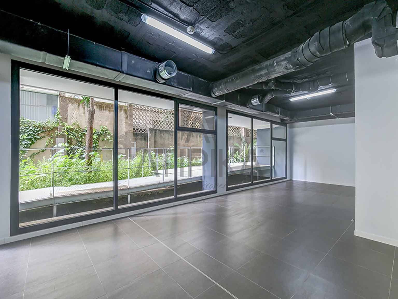 15 bedroom Office for rent in Barcelona city - € 39,845 (Ref: 9548738)