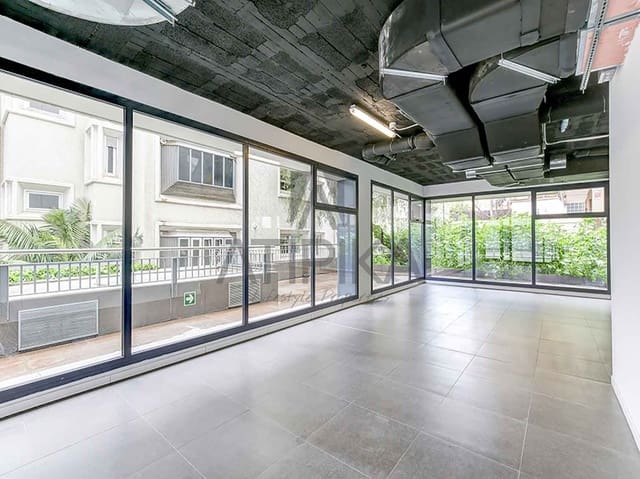 15 bedroom Office for rent in Barcelona city - € 39,845 (Ref: 9548738)