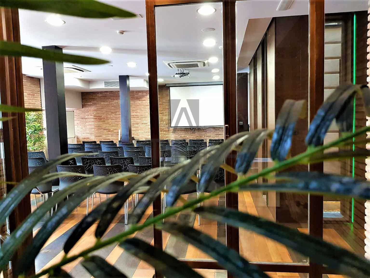 10 soverom Kontor til leie i Barcelona by - € 15 000 (Ref: 9548742)