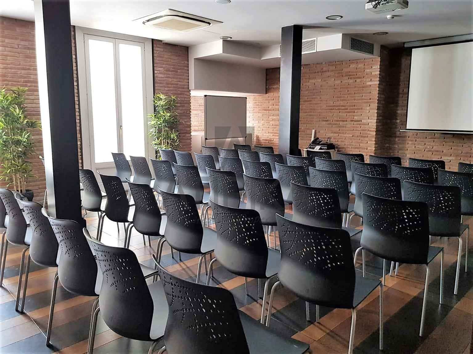 10 soverom Kontor til leie i Barcelona by - € 15 000 (Ref: 9548742)