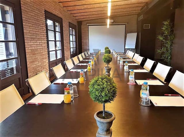 10 soverom Kontor til leie i Barcelona by - € 15 000 (Ref: 9548742)