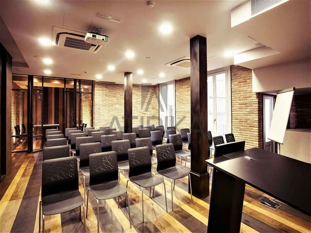 10 soverom Kontor til leie i Barcelona by - € 15 000 (Ref: 9548742)