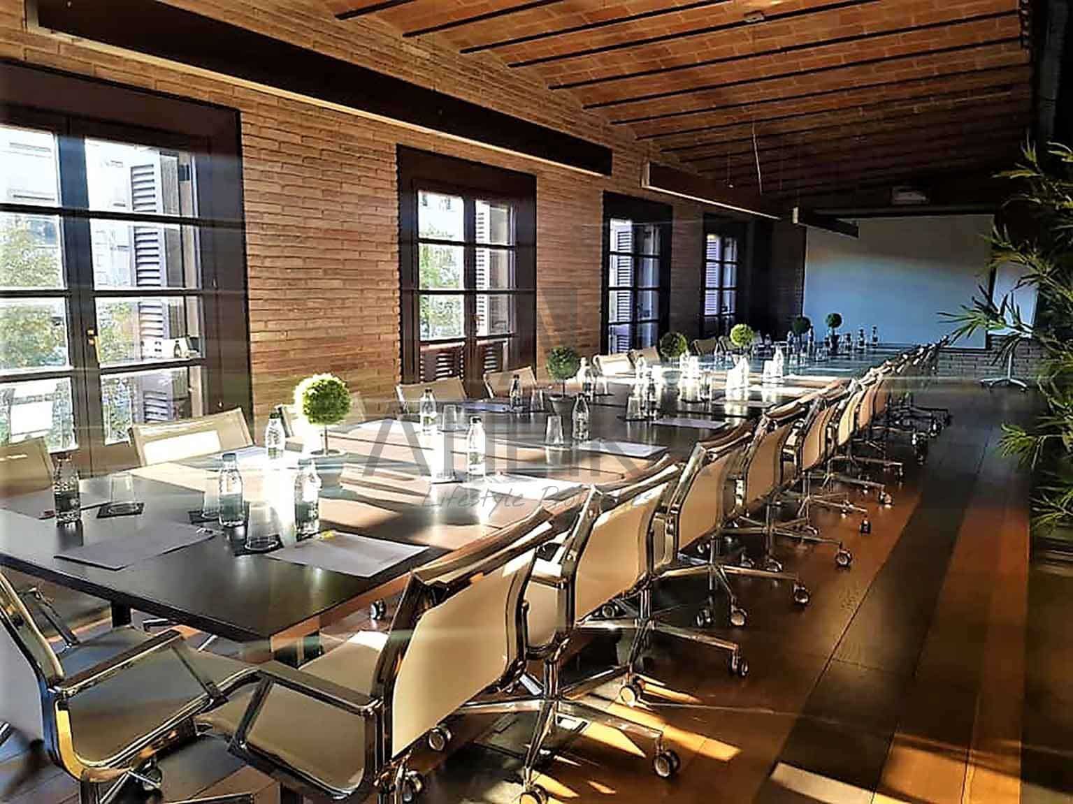 10 soverom Kontor til leie i Barcelona by - € 15 000 (Ref: 9548742)