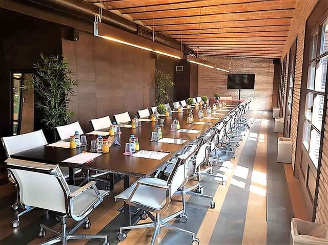 10 soverom Kontor til leie i Barcelona by - € 15 000 (Ref: 9548742)