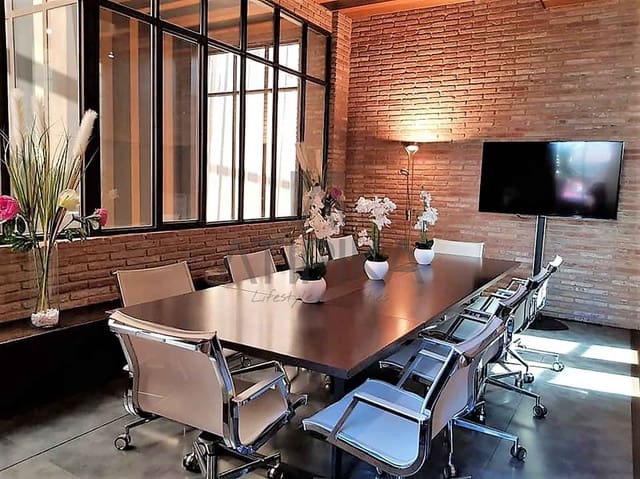 10 soverom Kontor til leie i Barcelona by - € 15 000 (Ref: 9548742)