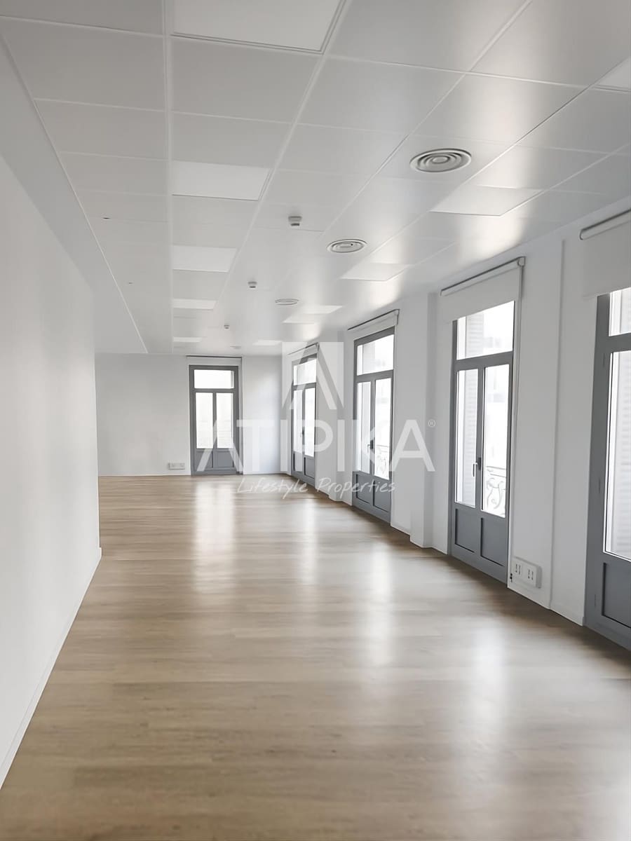 12 soverom Kontor til leie i Barcelona by - € 12 672 (Ref: 9548746)