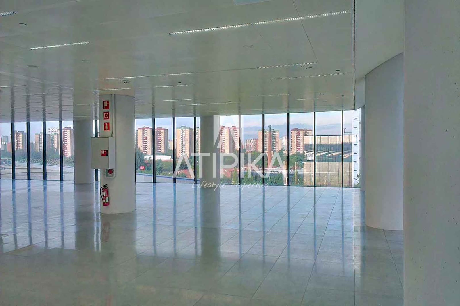 Kontor til leie i L'Hospitalet de Llobregat - € 13 986 (Ref: 9548747)