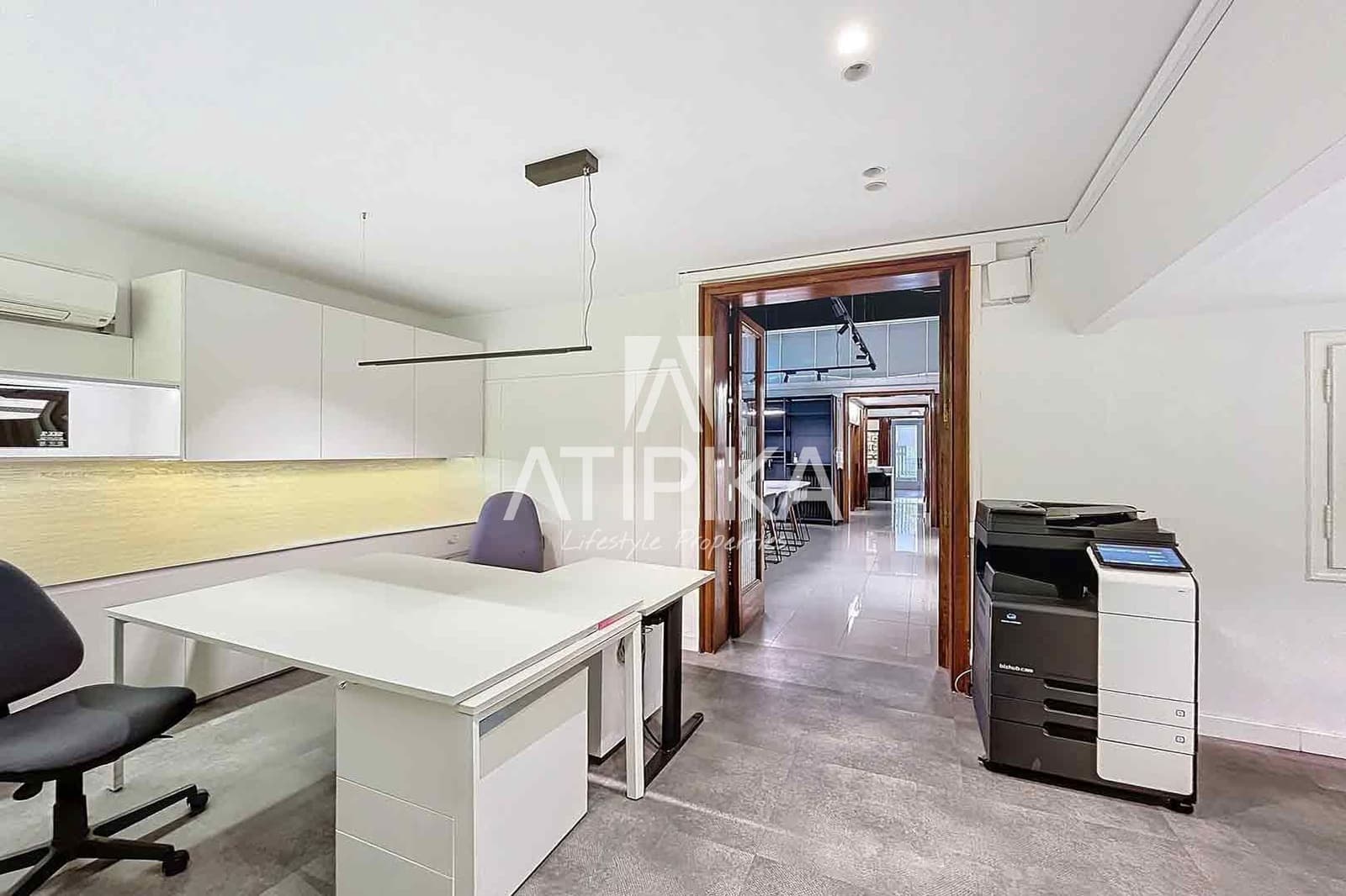 10 soverom Kontor til leie i Barcelona by - € 6 000 (Ref: 9548750)