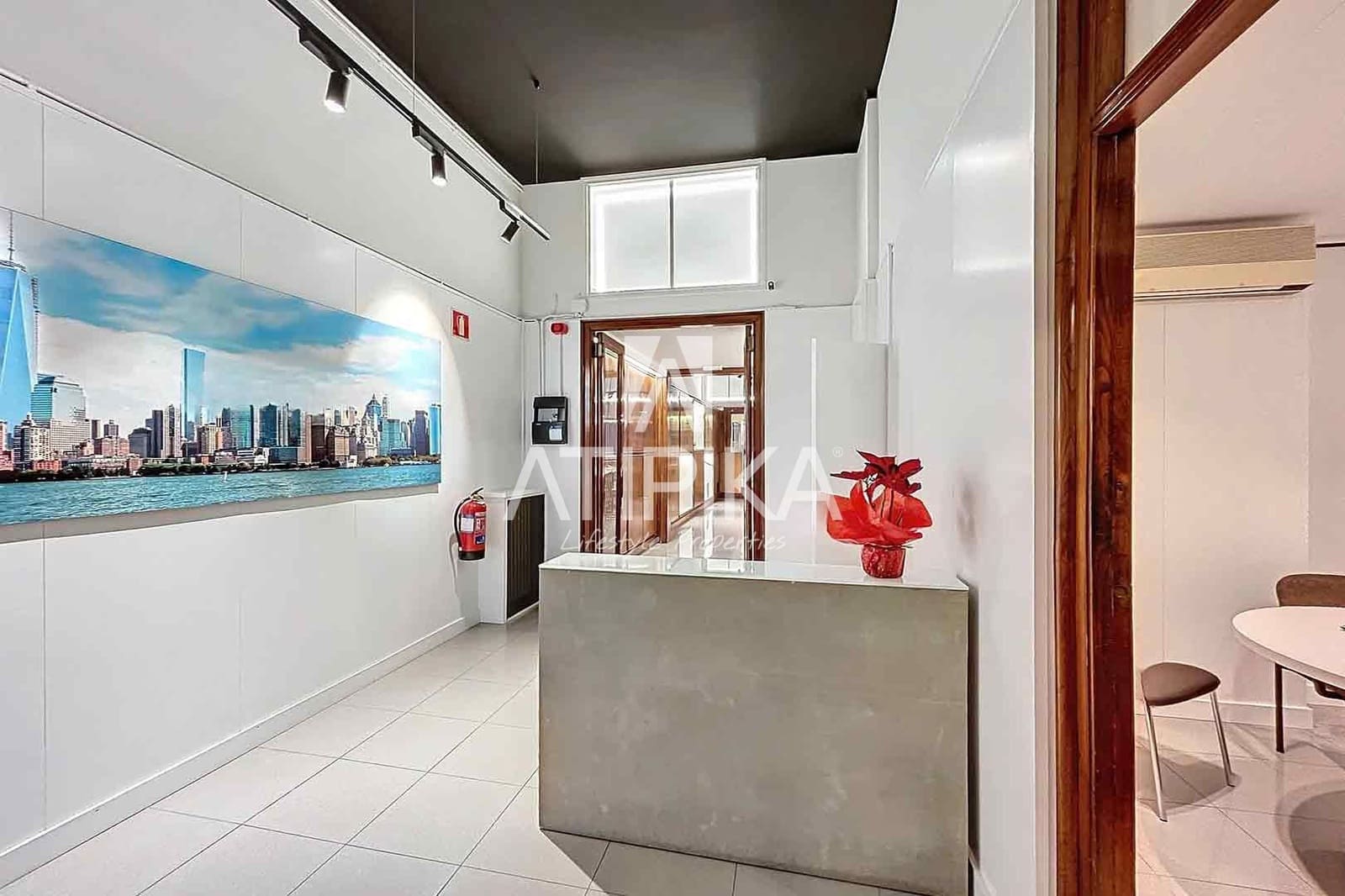 10 soverom Kontor til leie i Barcelona by - € 6 000 (Ref: 9548750)