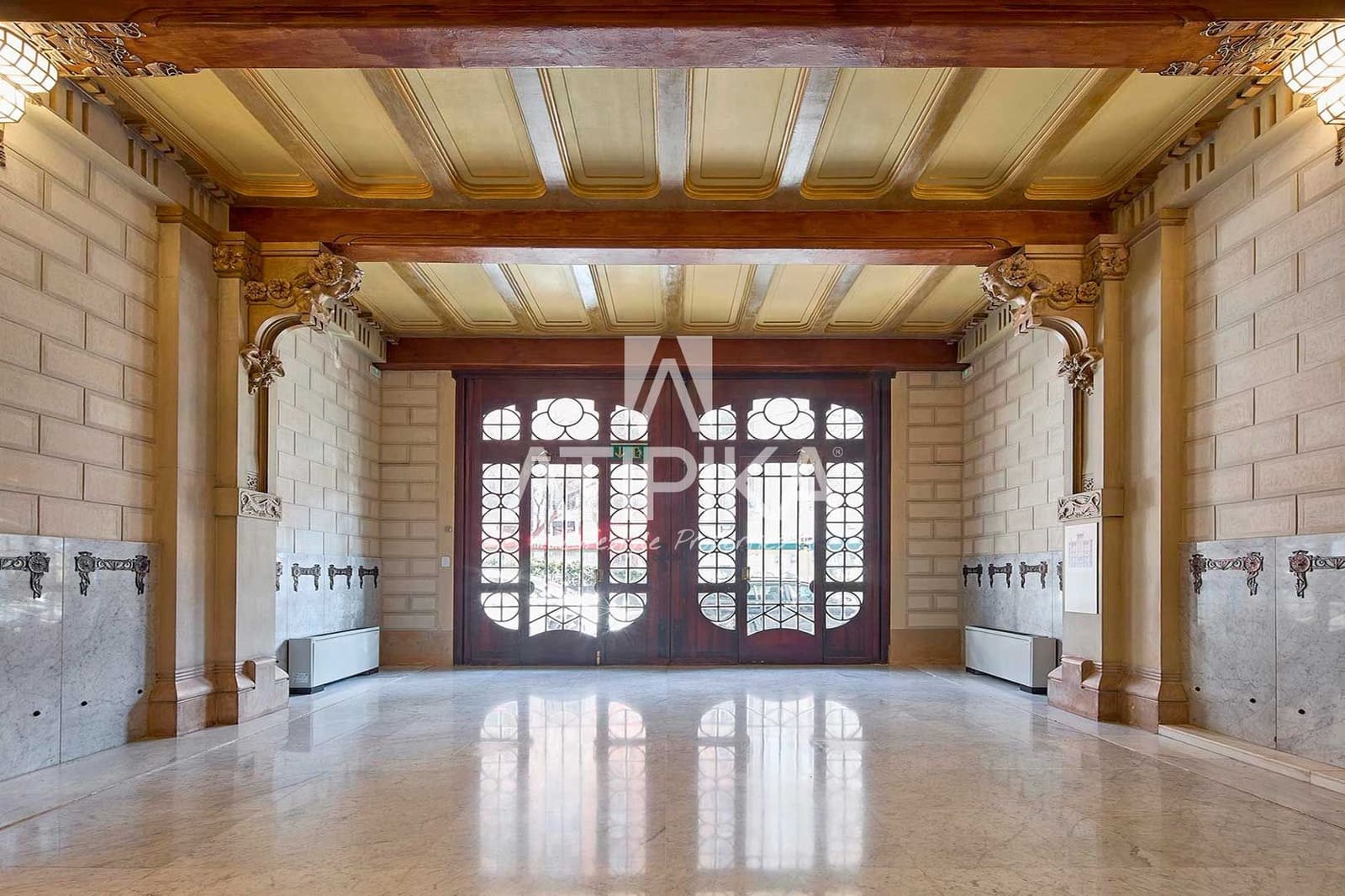 Kontor til leie i Barcelona by - € 16 856 (Ref: 9548753)