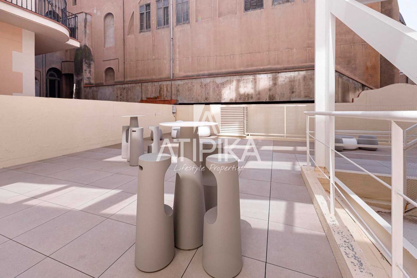 Kontor til leie i Barcelona by - € 16 856 (Ref: 9548753)