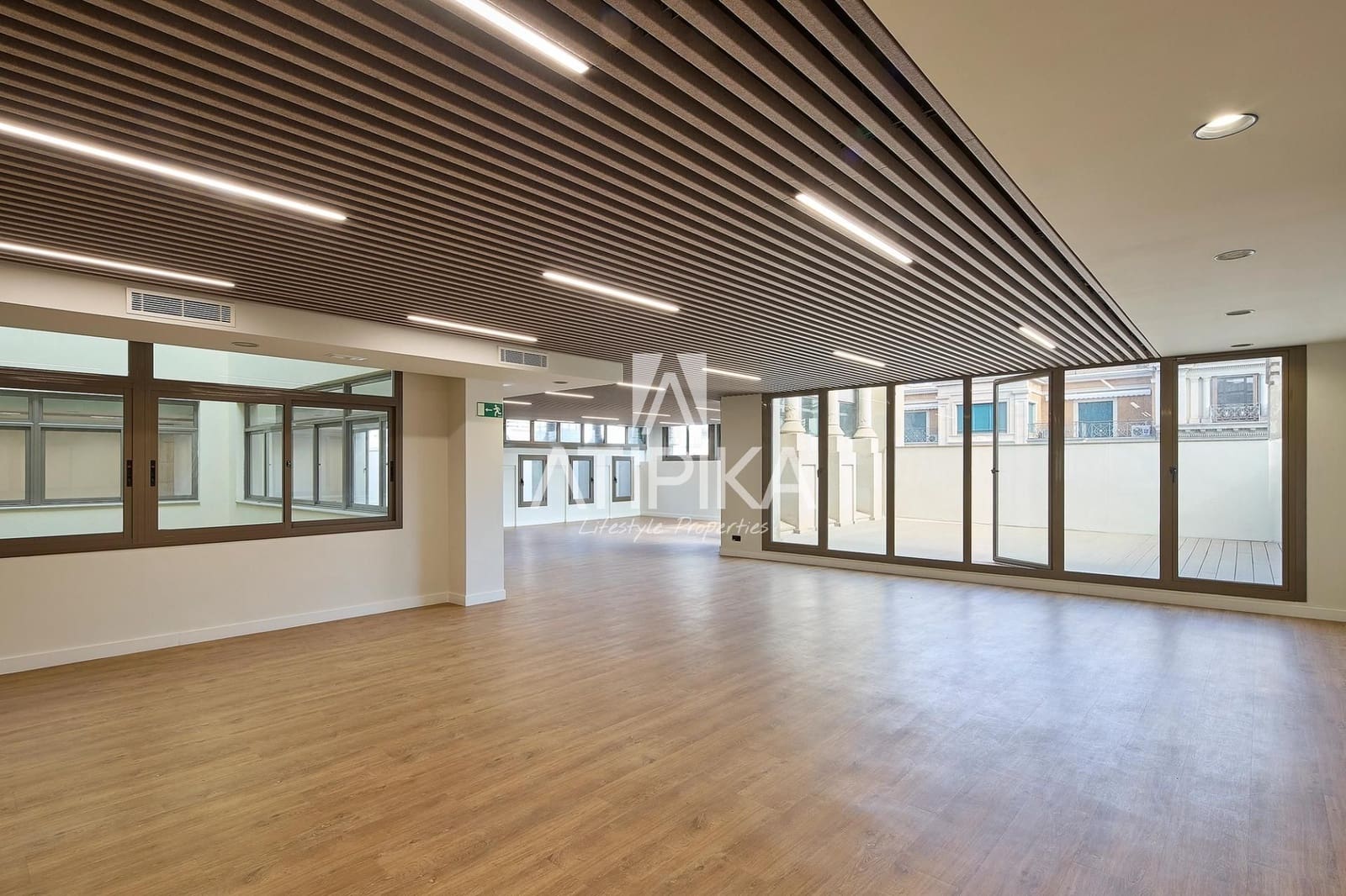 Kontor til leie i Barcelona by - € 16 856 (Ref: 9548753)