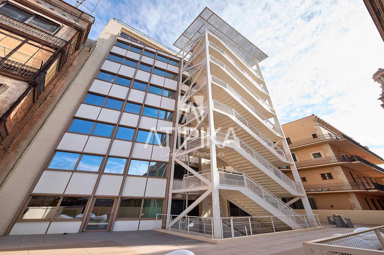 Kontor til leie i Barcelona by - € 16 856 (Ref: 9548753)