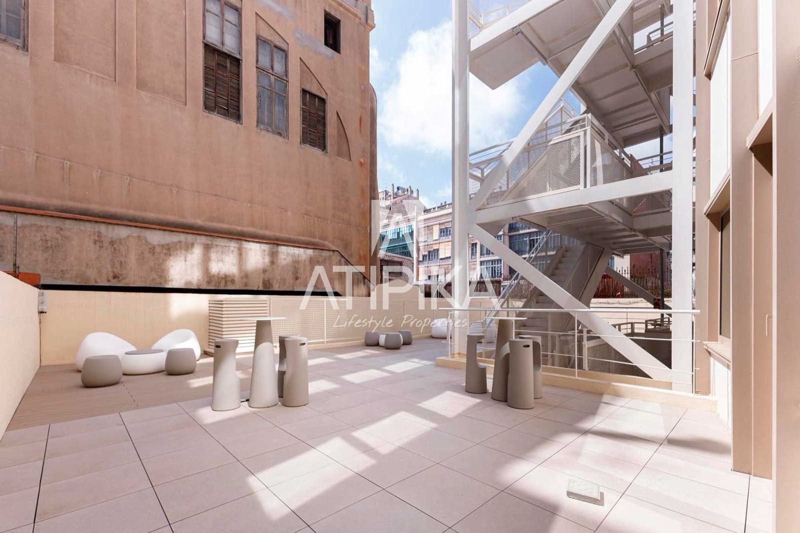 Kontor til leie i Barcelona by - € 16 856 (Ref: 9548753)