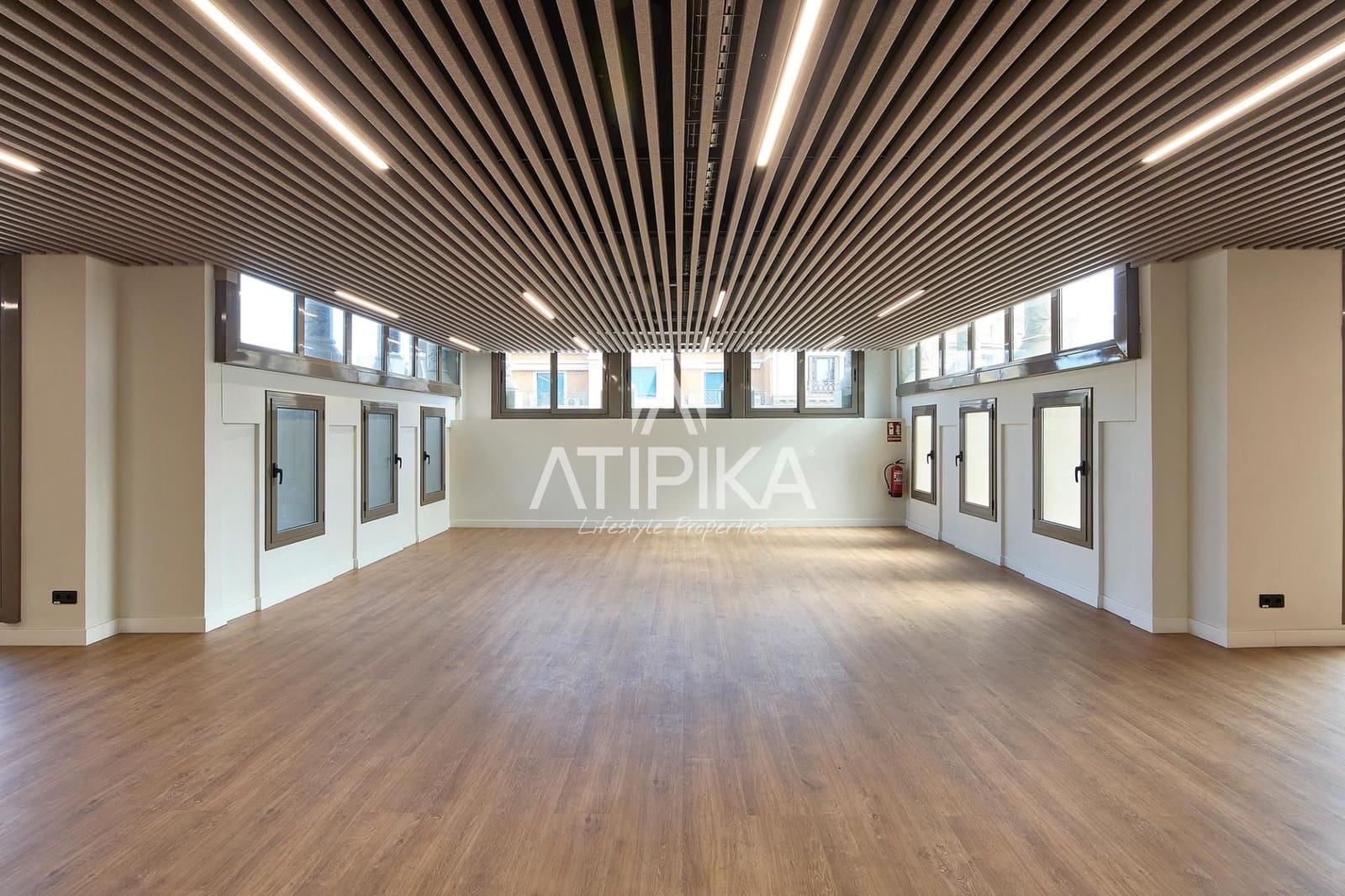 Kontor til leie i Barcelona by - € 16 856 (Ref: 9548753)