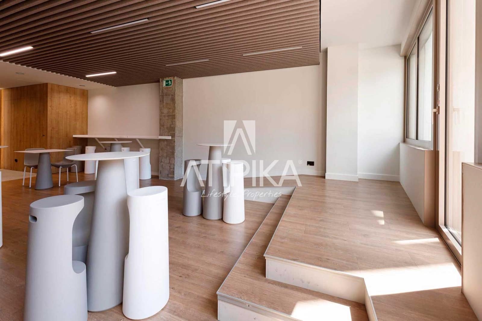 Kontor til leie i Barcelona by - € 16 856 (Ref: 9548753)