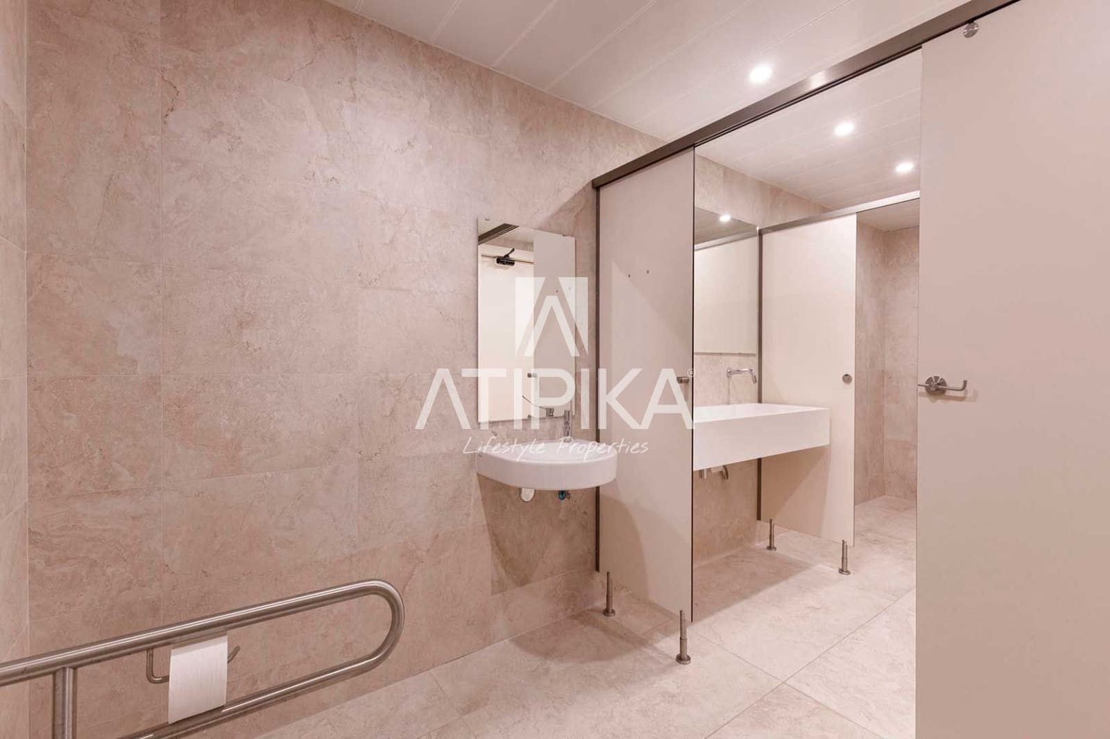 Kontor til leie i Barcelona by - € 16 856 (Ref: 9548753)