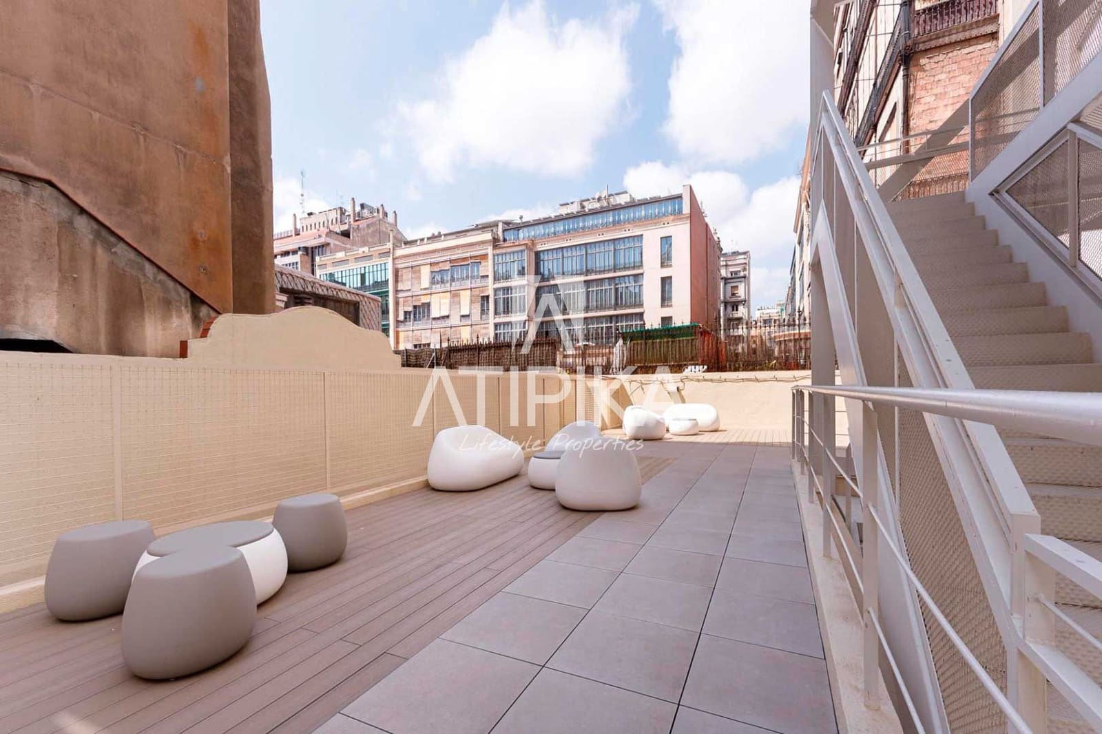 Kontor til leie i Barcelona by - € 16 856 (Ref: 9548753)