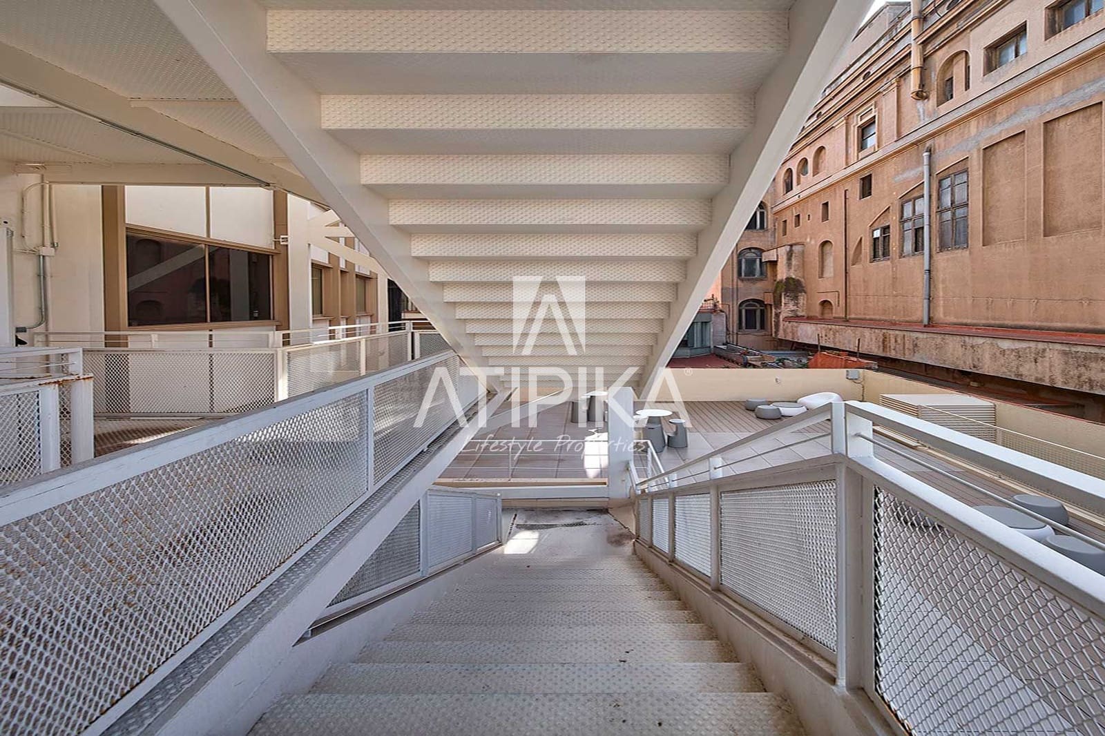 Kontor til leie i Barcelona by - € 16 856 (Ref: 9548753)