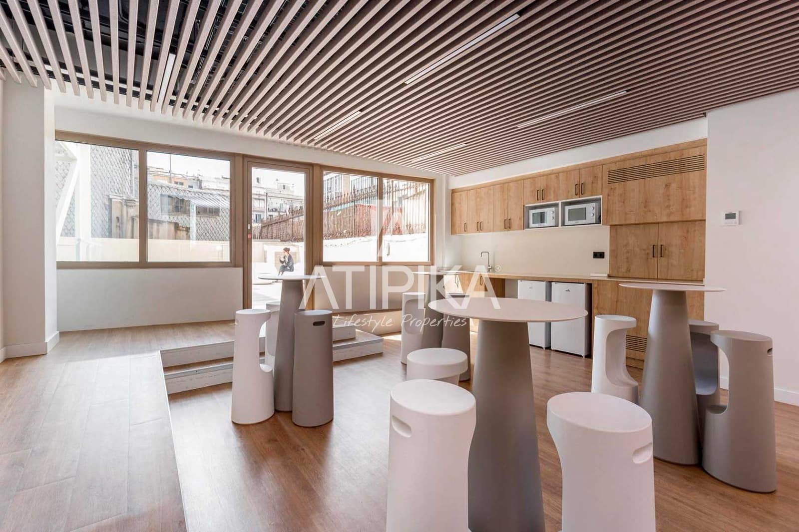 Kontor til leie i Barcelona by - € 16 856 (Ref: 9548753)