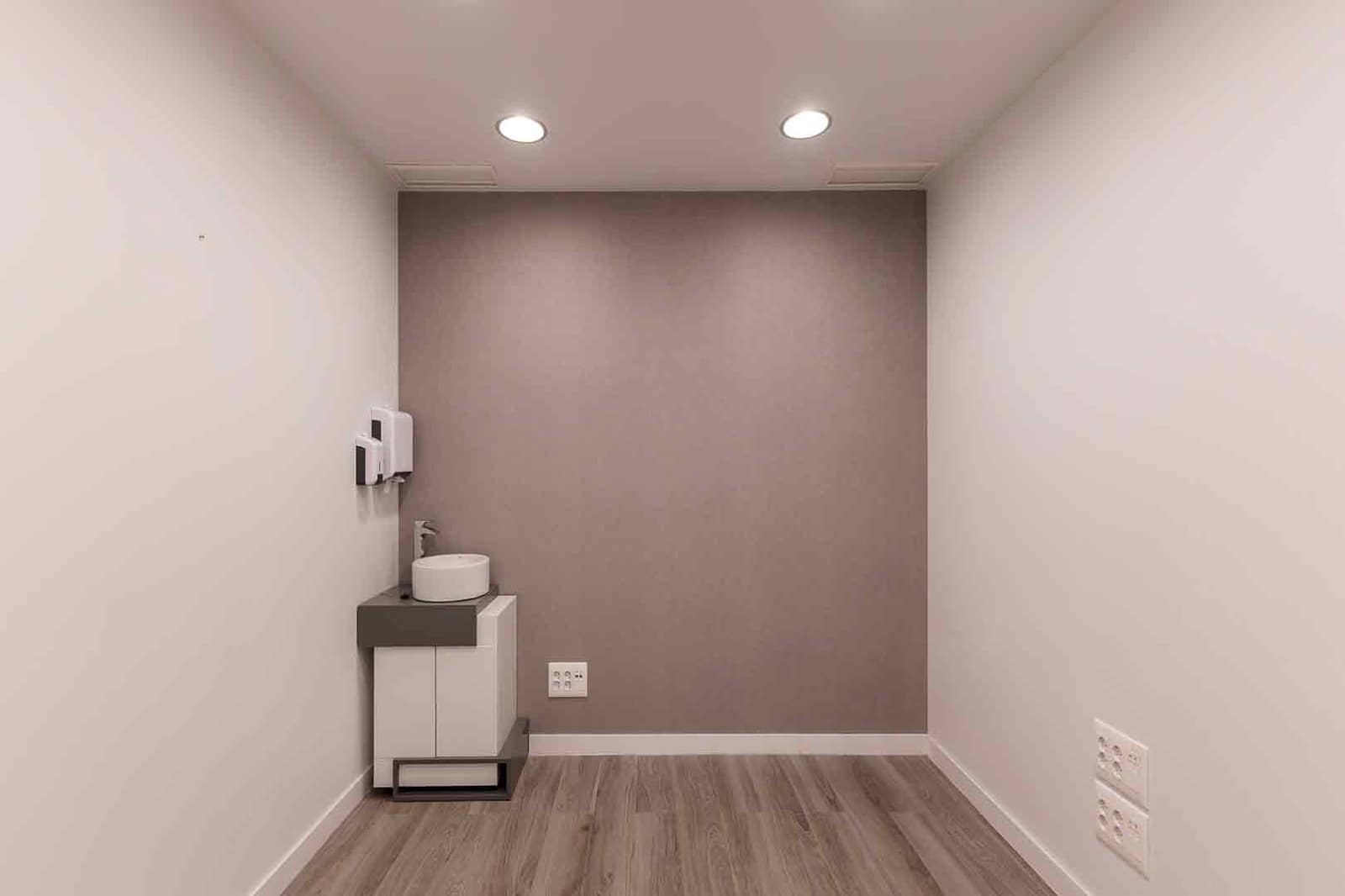 2 soverom Kontor til leie i Barcelona by - € 24 003 (Ref: 9548755)