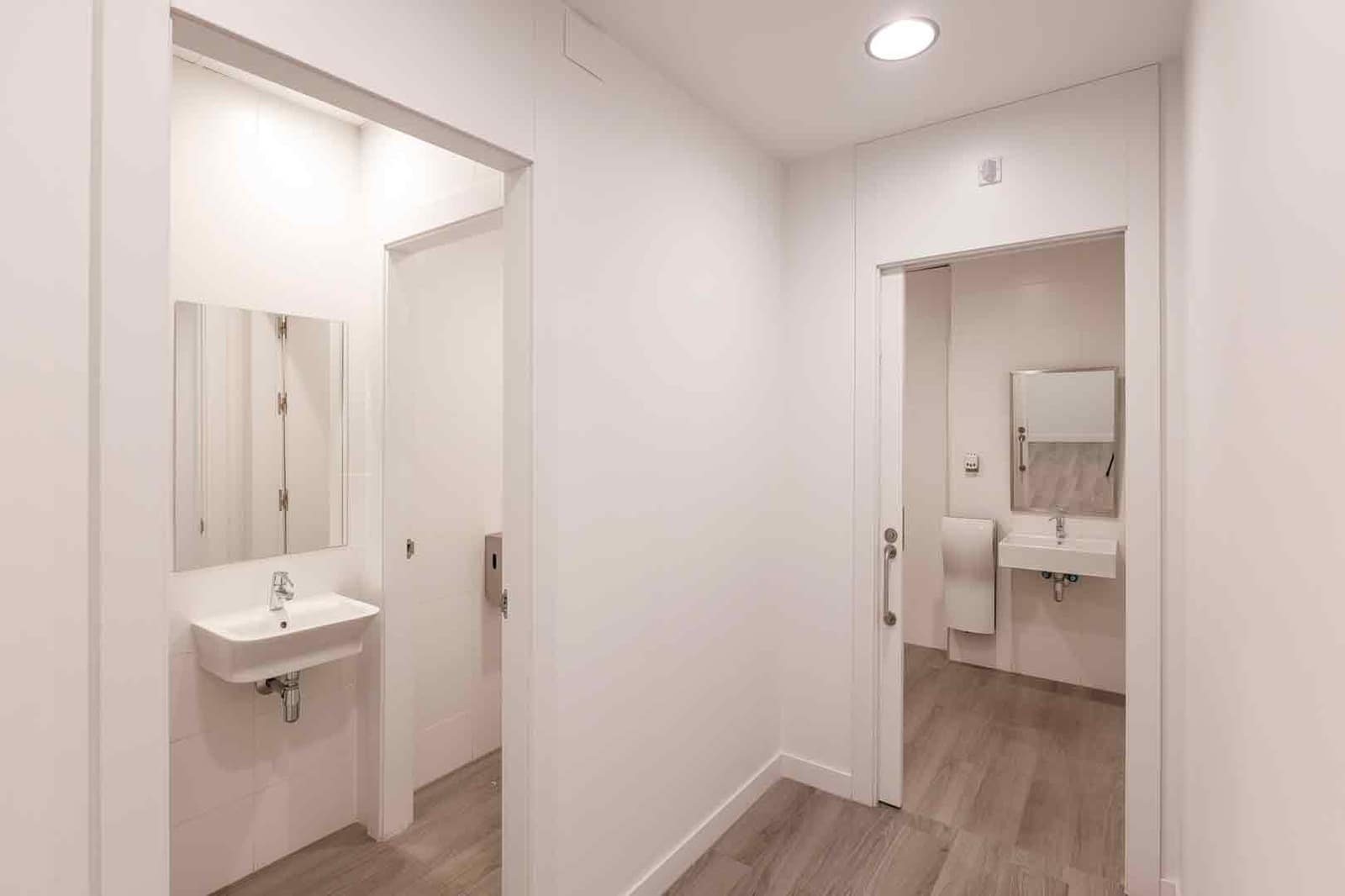 2 soverom Kontor til leie i Barcelona by - € 24 003 (Ref: 9548755)