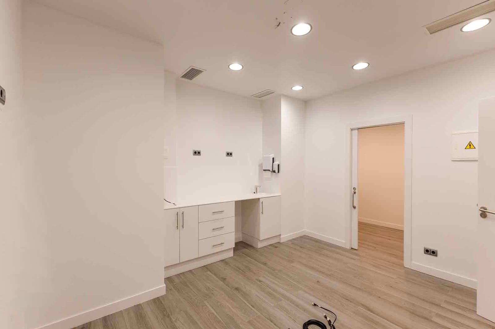 2 soverom Kontor til leie i Barcelona by - € 24 003 (Ref: 9548755)