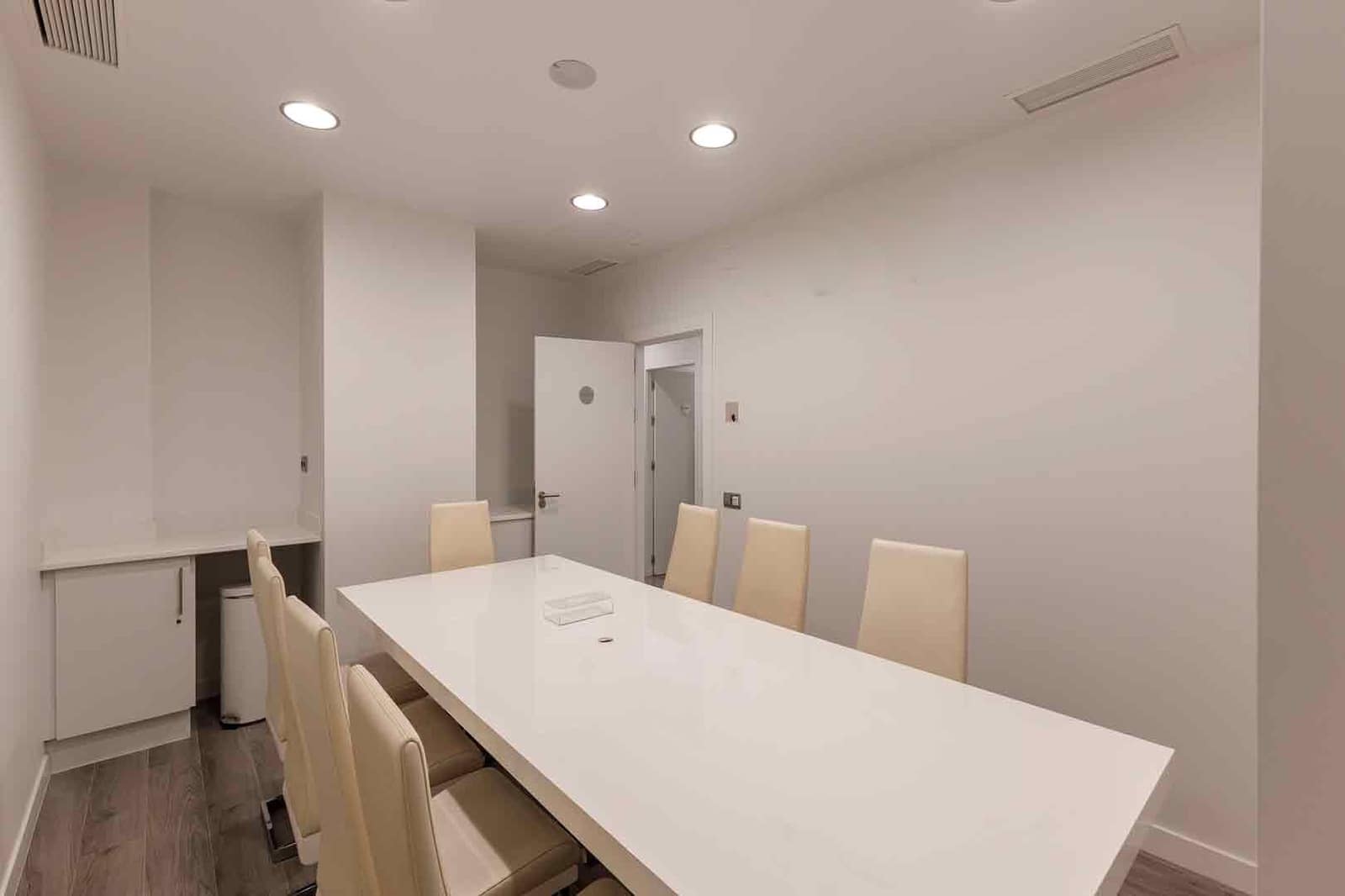 2 soverom Kontor til leie i Barcelona by - € 24 003 (Ref: 9548755)