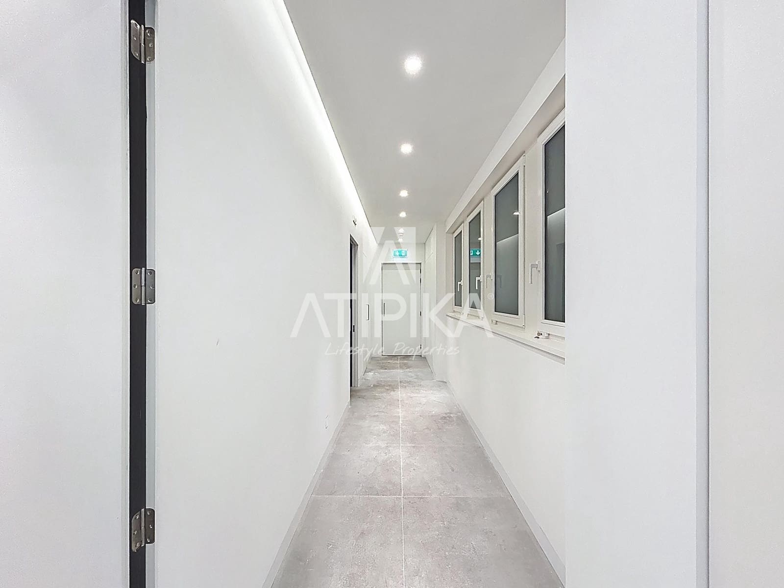 Kontor til leie i Barcelona by - € 16 680 (Ref: 9548760)