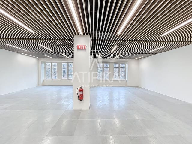 Kontor til leie i Barcelona by - € 16 680 (Ref: 9548760)