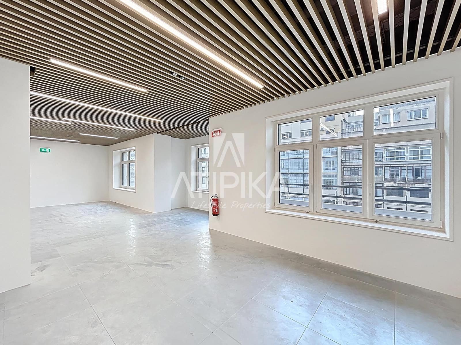 Kontor til leie i Barcelona by - € 16 680 (Ref: 9548760)