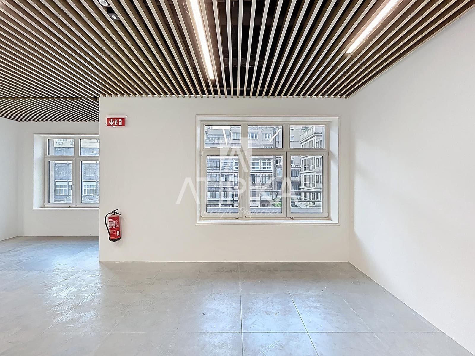 Kontor til leie i Barcelona by - € 16 680 (Ref: 9548760)