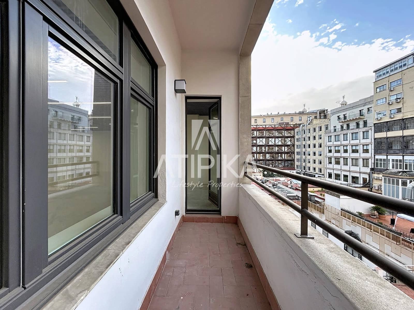 Kontor til leie i Barcelona by - € 16 680 (Ref: 9548760)