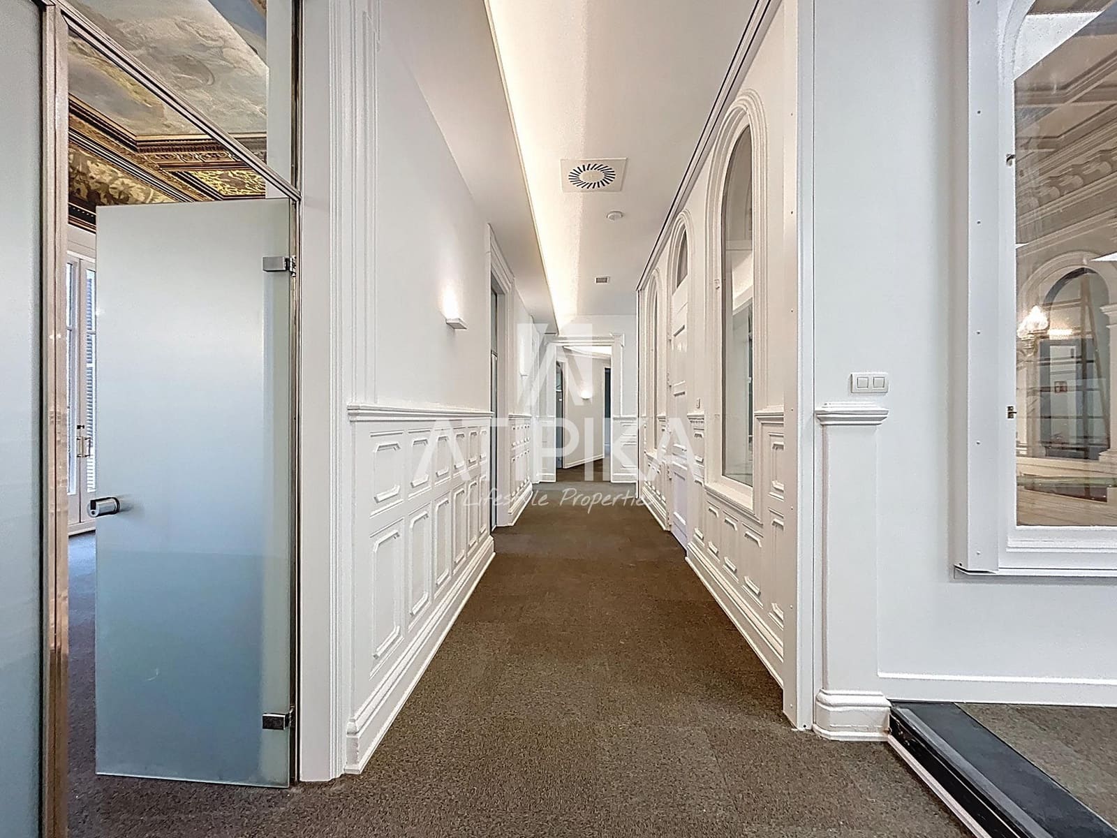 12 bedroom Office for rent in Barcelona city - € 13,000 (Ref: 9548761)