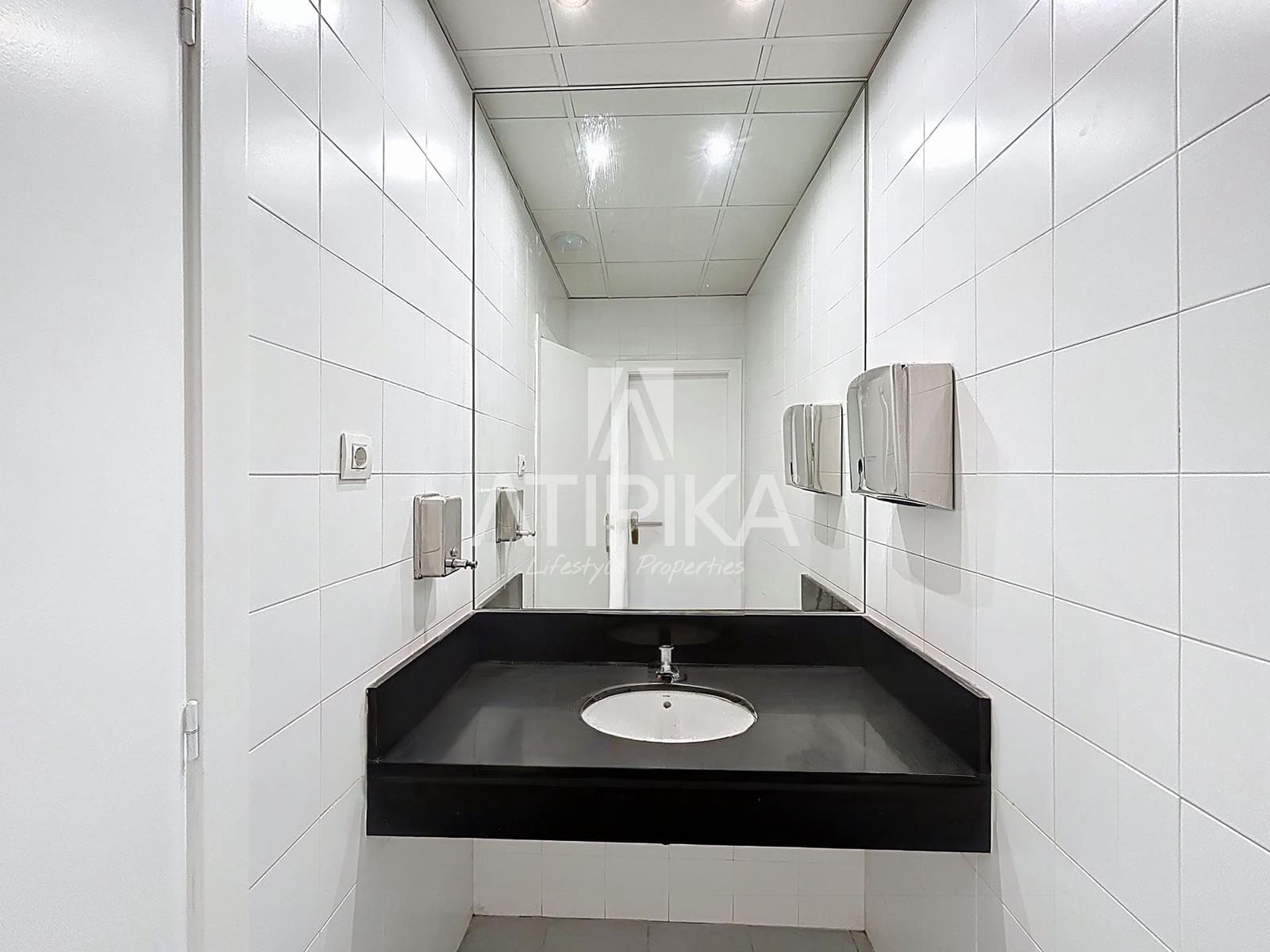 12 bedroom Office for rent in Barcelona city - € 13,000 (Ref: 9548761)