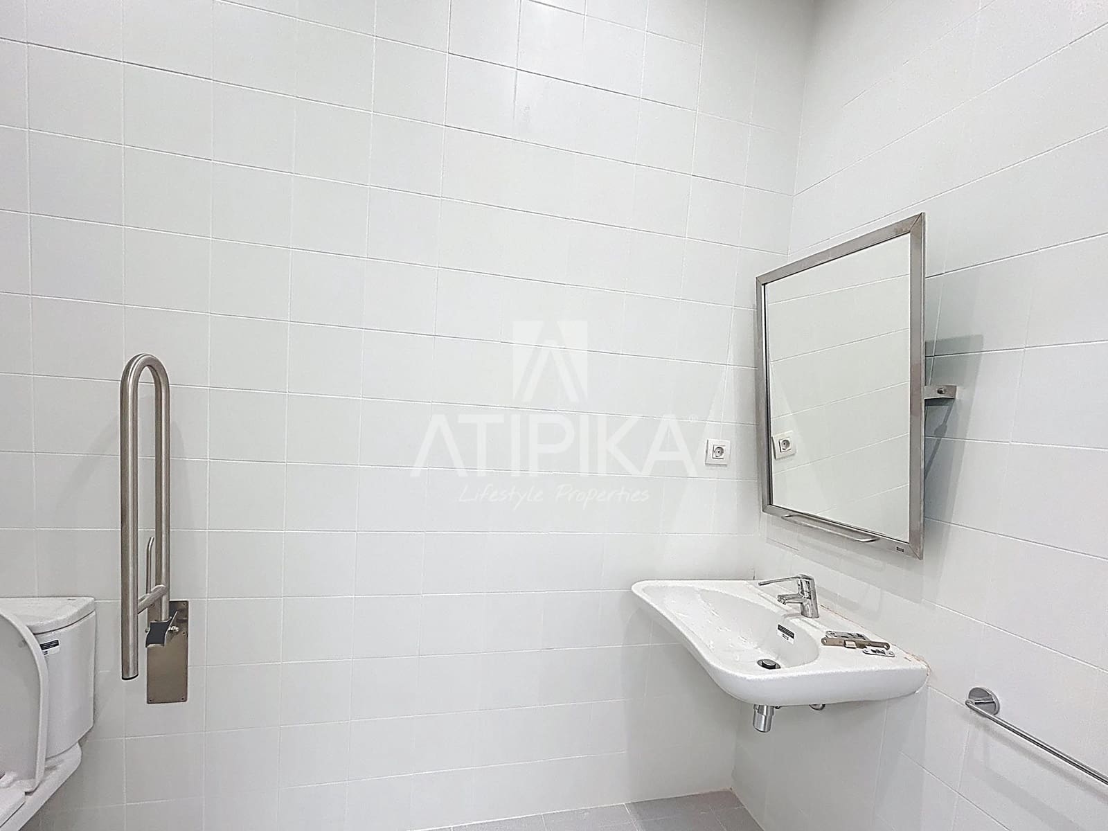 12 bedroom Office for rent in Barcelona city - € 13,000 (Ref: 9548761)