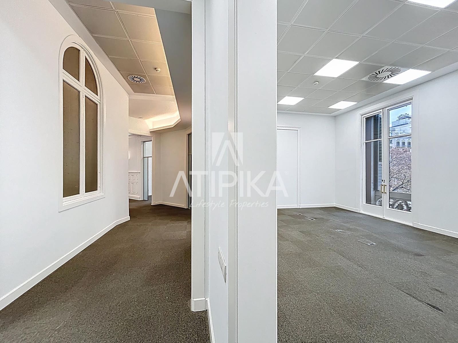 12 bedroom Office for rent in Barcelona city - € 13,000 (Ref: 9548761)