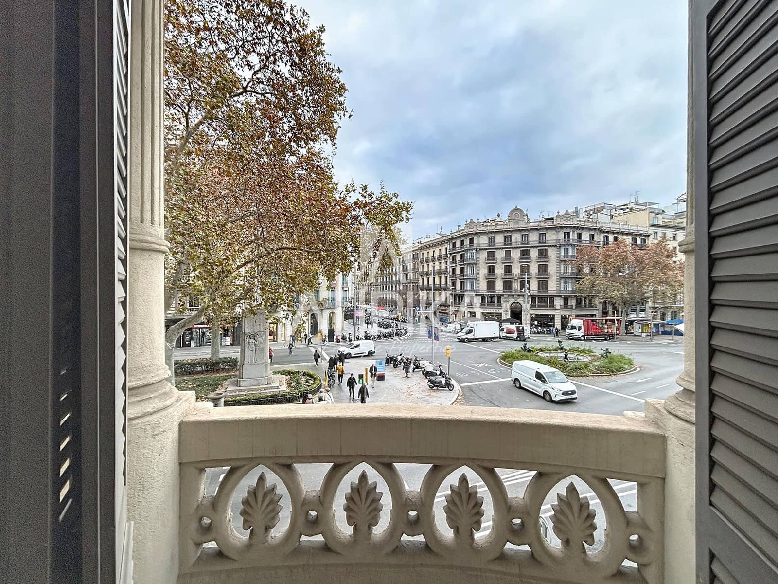 12 bedroom Office for rent in Barcelona city - € 13,000 (Ref: 9548761)