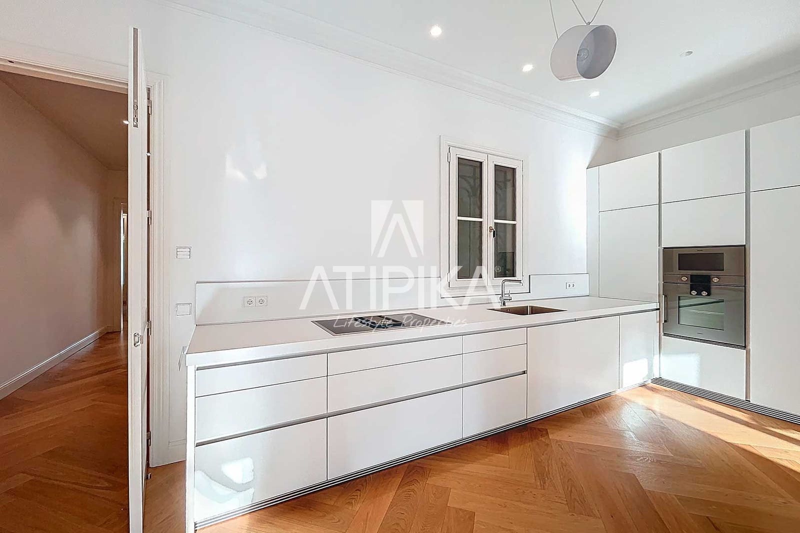 3 bedroom Apartment for rent in Barcelona city with pool - € 9,000 (Ref: 9548764)