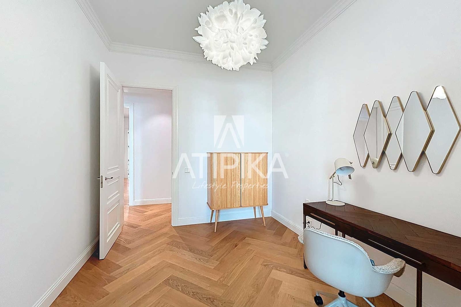 3 bedroom Apartment for rent in Barcelona city with pool - € 9,000 (Ref: 9548764)