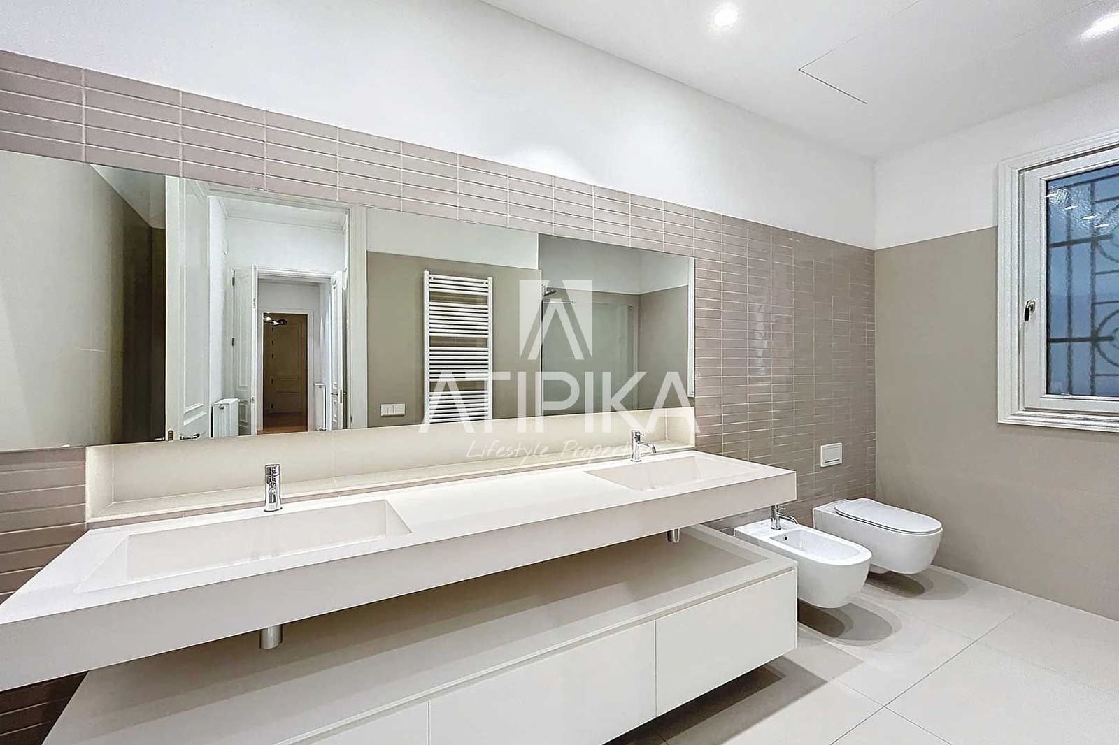 3 bedroom Apartment for rent in Barcelona city with pool - € 9,000 (Ref: 9548764)